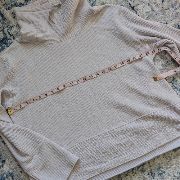 RBX XL cream athletic cowl neck sweater - Picture 5 of 6